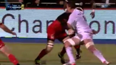 VIDEO. Champions Cup : Louis Picamoles renverse Jackson Wray après une pénalité vite jouée