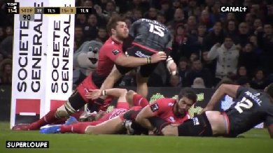 VIDÉO. Stade Toulousain - RCT : Duane Vermeulen s'assomme après un énorme choc avec Maxime Médard