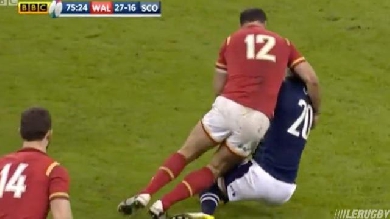 VIDÉO. VI NATIONS. Jamie Roberts détruit tout sur son passage contre l'Écosse