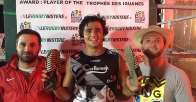 ABRF 2017 - Notre envoyé très spécial a remis le trophée de meilleur joueur à Rodolphe Lafond