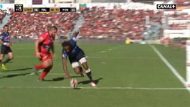 GIF. Top 14 - RCT- MHR. Benjamin Fall se troue en beauté au moment d'aplatir face à Toulon