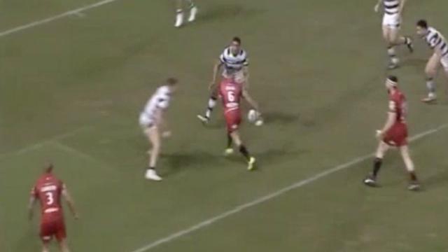 XIII : Le magicien Rangi Chase fait un festival dans la défense de Hull. 