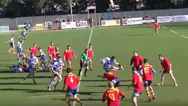 VIDEO. Rugby Amateur #83. Un talonneur fait du saut de haies avec un adversaire en plein match