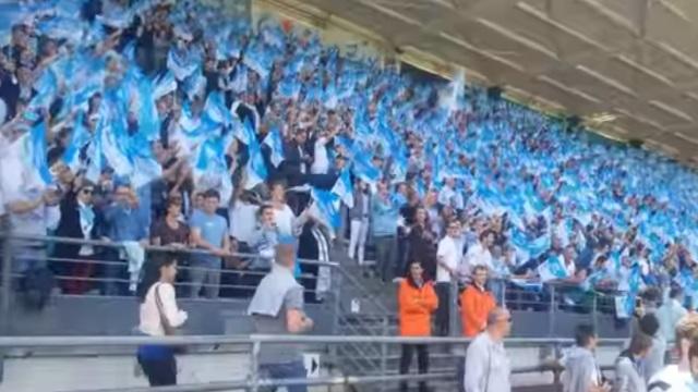 Top 14 : nouveau maillot de l'Aviron Bayonnais.