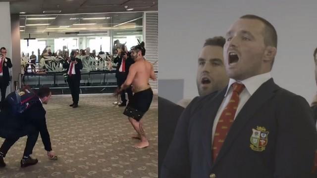 Ken Owens a mené le chant des Lions à Auckland.