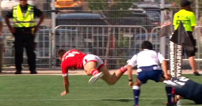 Déséquilibré, Andrew Coe a raté une très belle occasion de marquer.