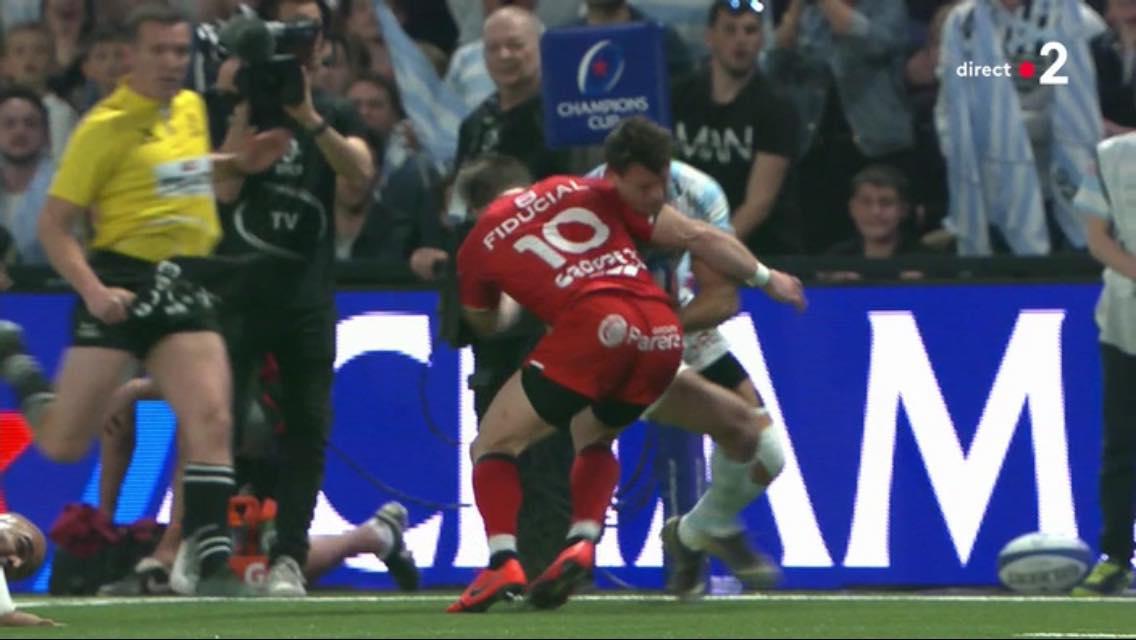 Stade Toulousain : l'expulsion de Zack Holmes pour un plaquage au cou était-elle justifiée ? [VIDEO]