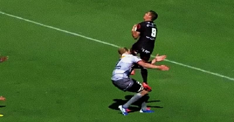 VIDÉO - Carton jaune ou rouge pour cette percussion spectaculaire ?