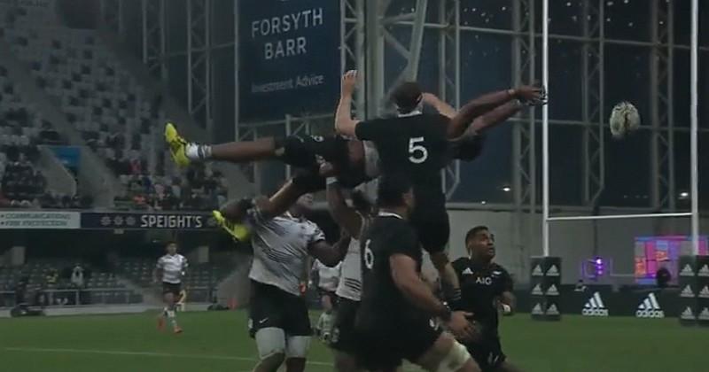 VIDEO. Le Toulonnais Leone Nakarawa évite le pire grâce au Clermontois Peni Ravai