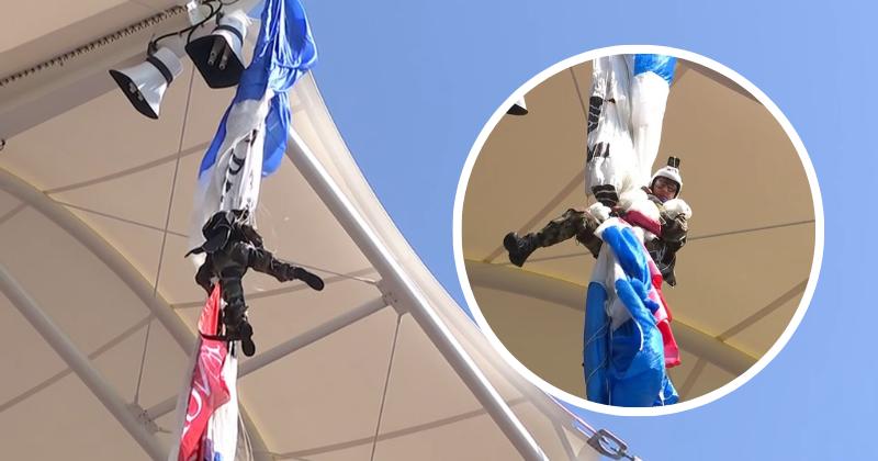 VIDÉO. INSOLITE. Un parachutiste coincé sur le Stadium, Stade Toulousain - Sale retardé !