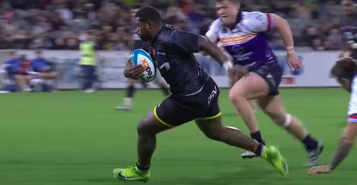 VIDÉO. 1m77, 100kg et des essais en pagaille : qui est ce ''petit Caucaunibuca'' qui marche sur le Super Rugby ?
