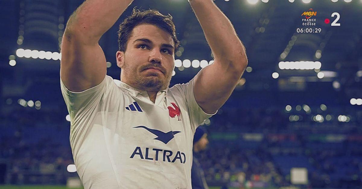 ''Des genoux, je n'en ai que deux'': à M+4, Antoine Dupont affirme qu'il ne précipitera pas son retour en jeu