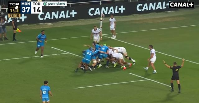 La pelouse naturelle du Septeo Stadium est dans un état lamentable en ce moment. Screenshot : Canal Plus