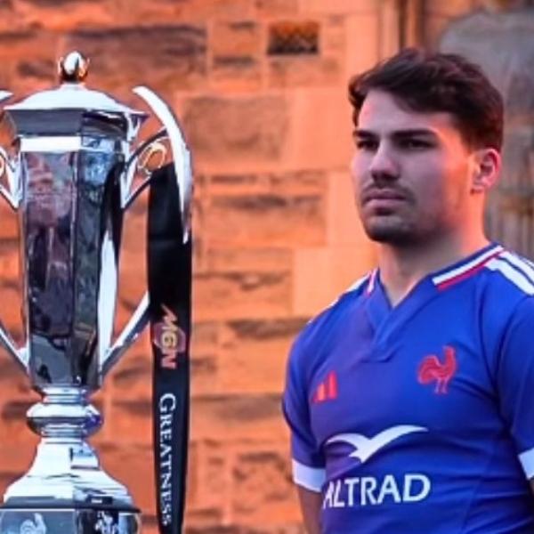 L'impact (souvent) sous-estimé d'Antoine Dupont : le leadership 'silencieux' du capitaine