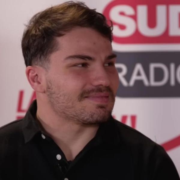 Téléphone, sommeil, alcool : Les secrets d’Antoine Dupont derrière son hygiène de vie irréprochable 