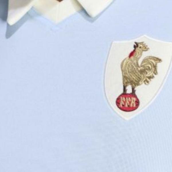 Le XV de France en bleu ciel face aux Anglais ? L'incroyable maillot collector pour défier l'Angleterre 