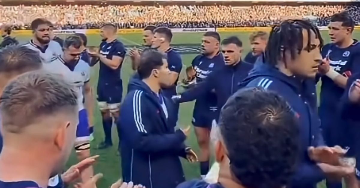 Après l’épisode Ben White, Dupont va-t-il encore être ciblé face aux Anglais ? Crédit image : Screenshot Youtube