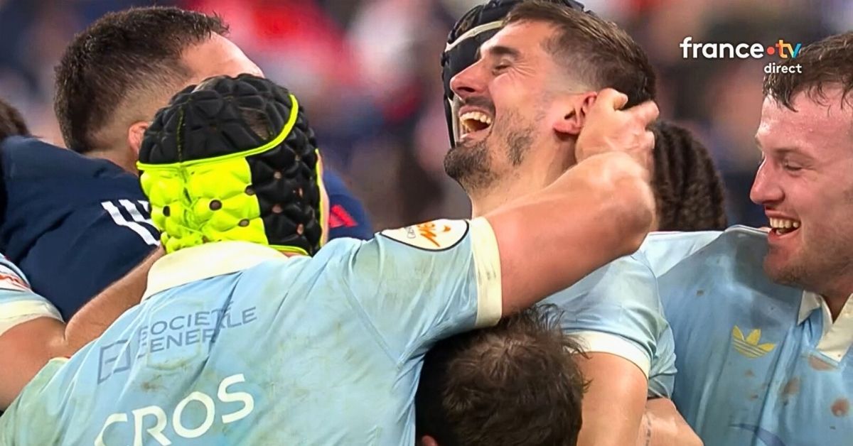 Dans un Crunch complètement débridé, le XV de France a renversé l’Angleterre 48-46. Crédit image : Screenshot France 2