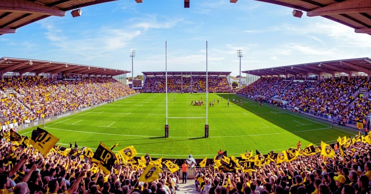 De l'arrière-grand-père au petit-fils : 4 générations d'une même famille en équipe première au Stade Rochelais, une première dans le rugby français. Crédit image : Gemini