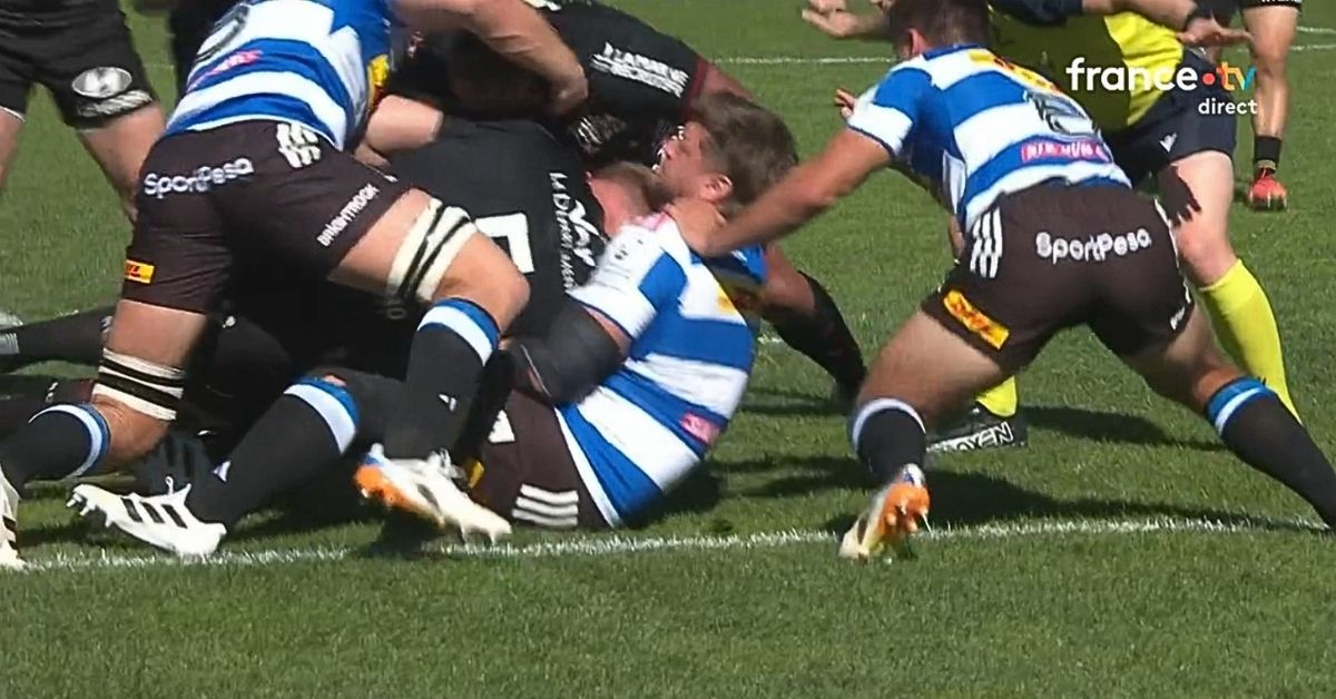 Ballon mort dans l'en-but  : renvoi ou mêlée à 5 ? La décision "équitable" de l'arbitre