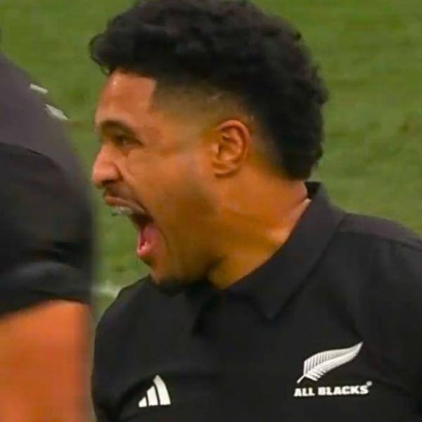 "Il me harcelait" : ce All Black aux 12 sélections change de poste