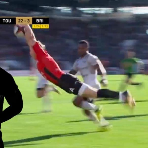 16 essais en 16 matchs : le record historique d'Ashton menacé par cet ailier "injouable"?