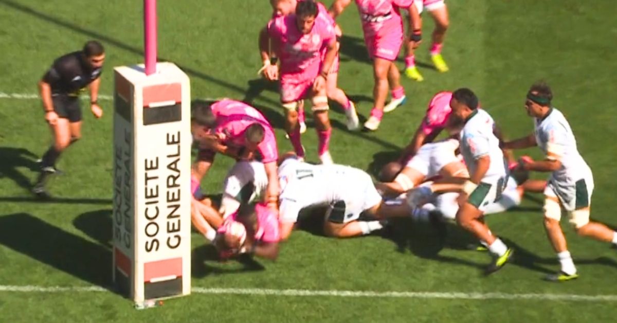 Le coup de pied de Despérès sur Tanga : jeu déloyal, carton jaune, essai. Crédit image : Screenshot Canal +