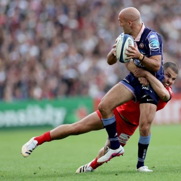 XV de France. Derrière Dupont et Lucu, Le Garrec et Serin se livrent un duel à distance