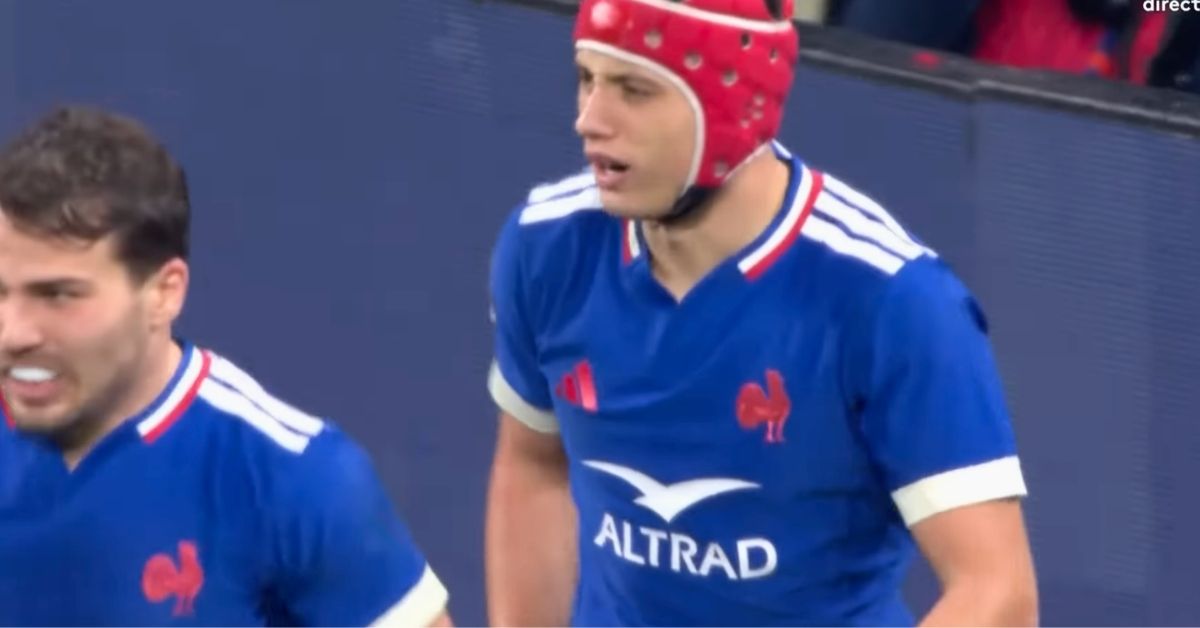 Présent sur les maillots lors du dernier 6 Nations, Altrad disparaîtra des maillots du XV de France. ©Screenshot France TV Sport