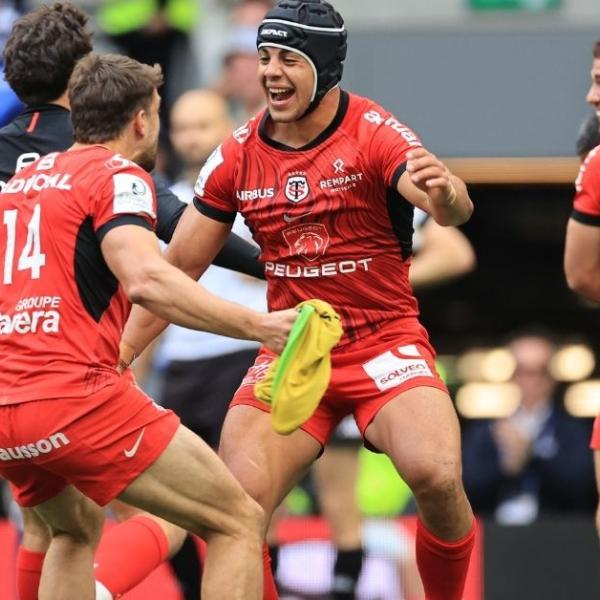 "Il y avait tous ses amis d’enfance" : Comment Antoine Dupont a-t-il pris sous son aile les Argentins de Toulouse ?