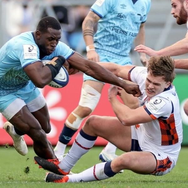 Ambadiang, 105 kg sur l’aile et une chance à saisir chez les Bleus cet été ? 