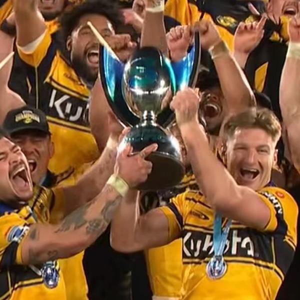 60 à 5 en finale : les Hurricanes roulent sur le Super Rugby et sont sacrés 10 ans après !