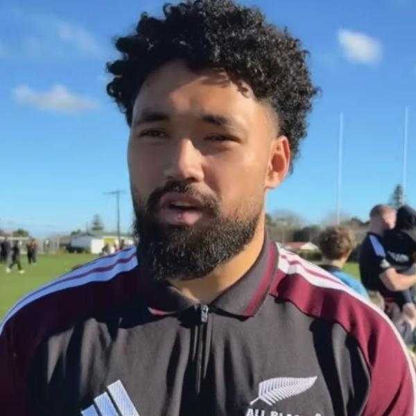 17 essais et des appuis à faire tourner la tête des All Blacks : c'est quoi le feuilleton Fineanganofo ?