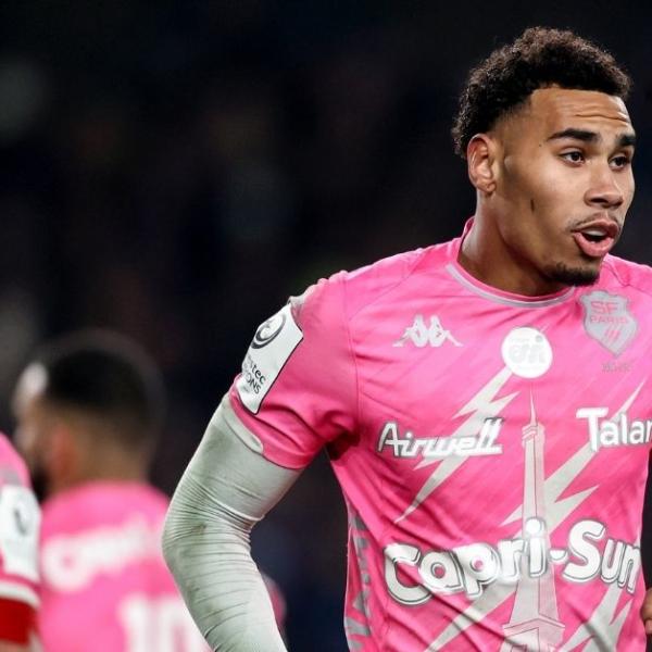 Le Stade Français au cœur d’un casse-tête : pourquoi le départ de Noah Néné est-il envisageable ?