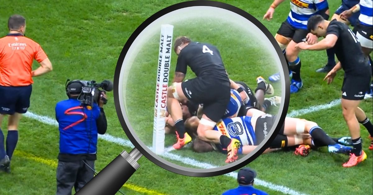 Fabian Holland pose-t-il volontairement le genou sur la tête d’Evan Roos ? Crédit image : Canal +
