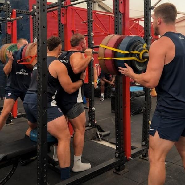 VIDEO. 300kg en série : Ce pilier géorgien de ProD2 soulève des camions au box squat 