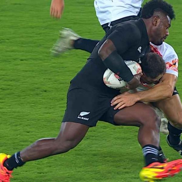 VIDEO. Bim, Bam, Boum : Le Tuisova des All Blacks joue aux auto-tamponneuses avec des Sud-Africains 