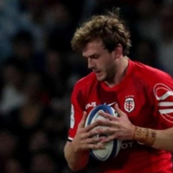 Champion de France avec le Stade Toulousain, il devient entraîneur aux côtés de l'ancien sélectionneur des All Blacks