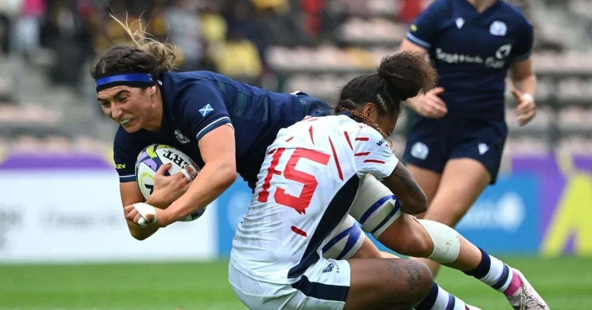 Plus facile à saisir, plus simple à transmettre… mais aussi meilleur pour envoyer des chandelles ? Le nouveau ballon féminin intrigue déjà avant le WXV. Photo by Johan Rynners - World Rugby