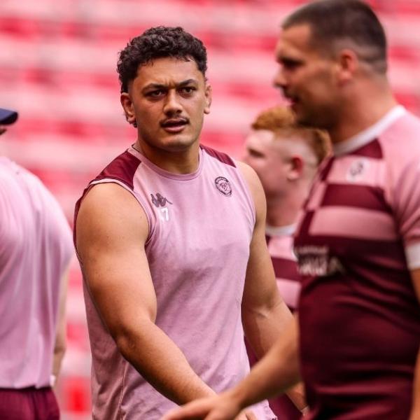 Temo Matiu absent face au Racing 92 : l'occasion d'aligner une troisième ligne inédite avec un jeune espoir de 19 ans ?