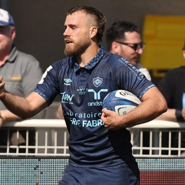 "Les personnes les plus importantes, pour moi, ce sont les ailiers" : le nouveau système défensif de Castres à l'épreuve du Top 14