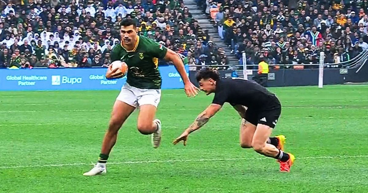Les Springboks ont trouvé une faille et l’ont exploitée sans relâche : les All Blacks n’ont sécurisé qu’environ trois ballons hauts sur dix durant la série. Crédit image : Screenshot Canal +