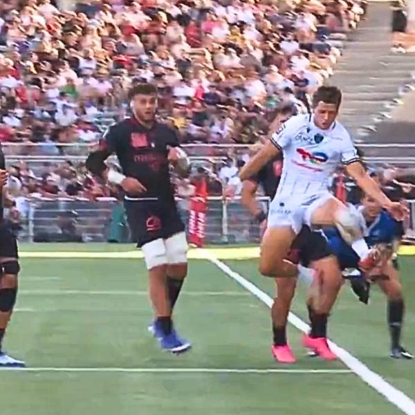VIDÉO. Un contrôle du pied à pleine vitesse puis l’essai : Rodrigo Marta signe une action exceptionnelle avec Pau face à Lyon
