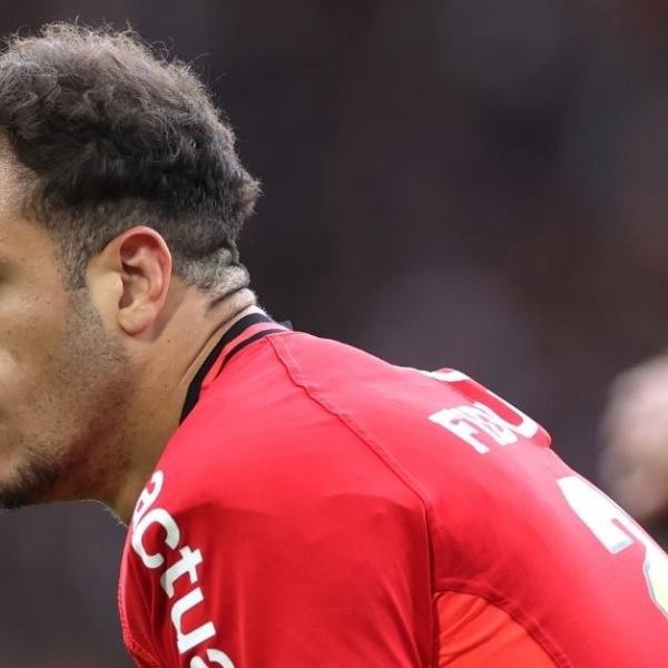 Un seul match de phases finales en 4 saisons : pourquoi Théo Ntamack doit désormais enchaîner au Stade Toulousain ?