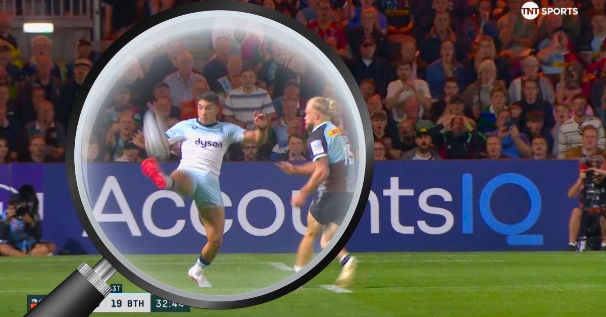 Santiago Carreras a coupé au pied une passe des Harlequins avant de filer à l’essai. Un geste spectaculaire, mais surtout parfaitement autorisé par la règle. Crédit image : Screenshot Youtube TNT Sports