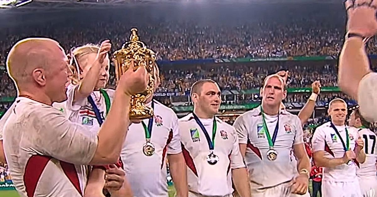 Titulaire durant chaque minute du Mondial 2003, Lawrence Dallaglio se sépare aujourd’hui de sa médaille, pièce majeure d’une collection mise aux enchères. Crédit image : Screenshot World Rugby