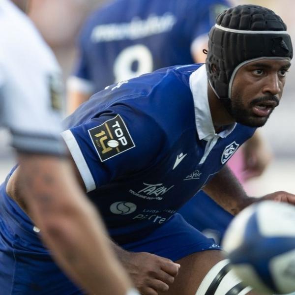 "Ici, tout le monde vit pour le rugby et j'adore ça" : avec Castres, Kyllian Ringuet prépare son premier derby face au Stade Toulousain