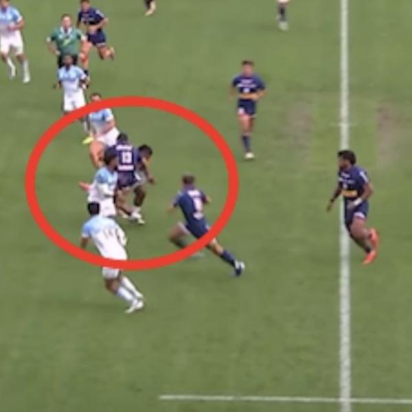 VIDEO. Tout en douceur, Manu Tuilagi catapulte les 104kg de Julien Delbouis comme un bouclard