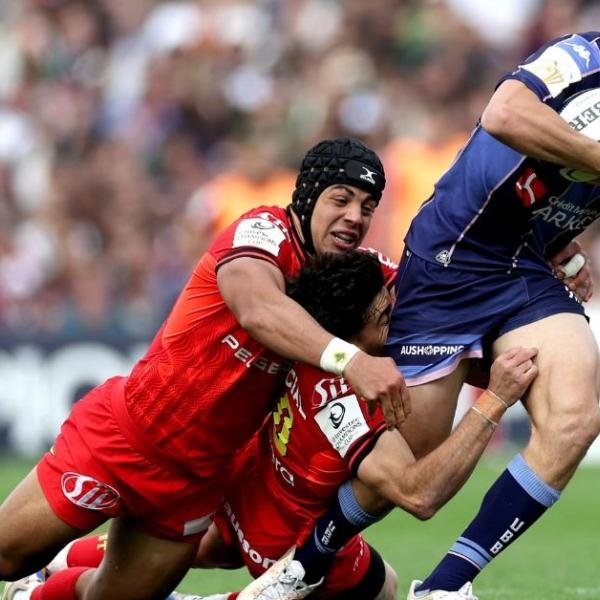 Mathieu Raynal juge le "hip drop" tackle dangereux, mais critique le 1er novembre fixé par World Rugby