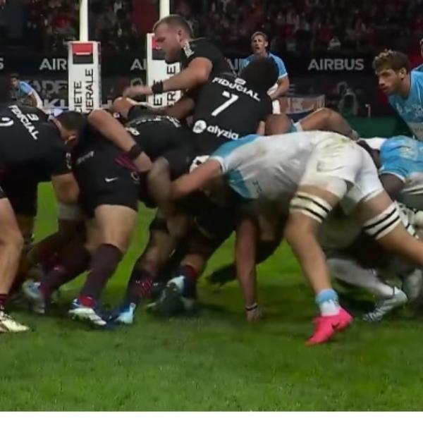 Pas content ? Ballon porté ! L'arme du champion toulousain quand il est bousculé